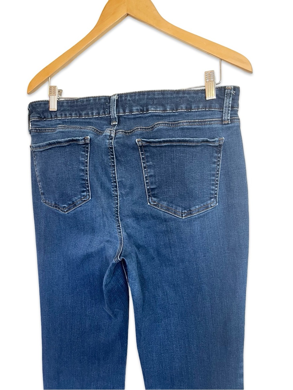 NYDJ Marilyn Straight Jeans Size 12 Stretchy denim Minimalist Comfort Slimming - Picture 5 of 8